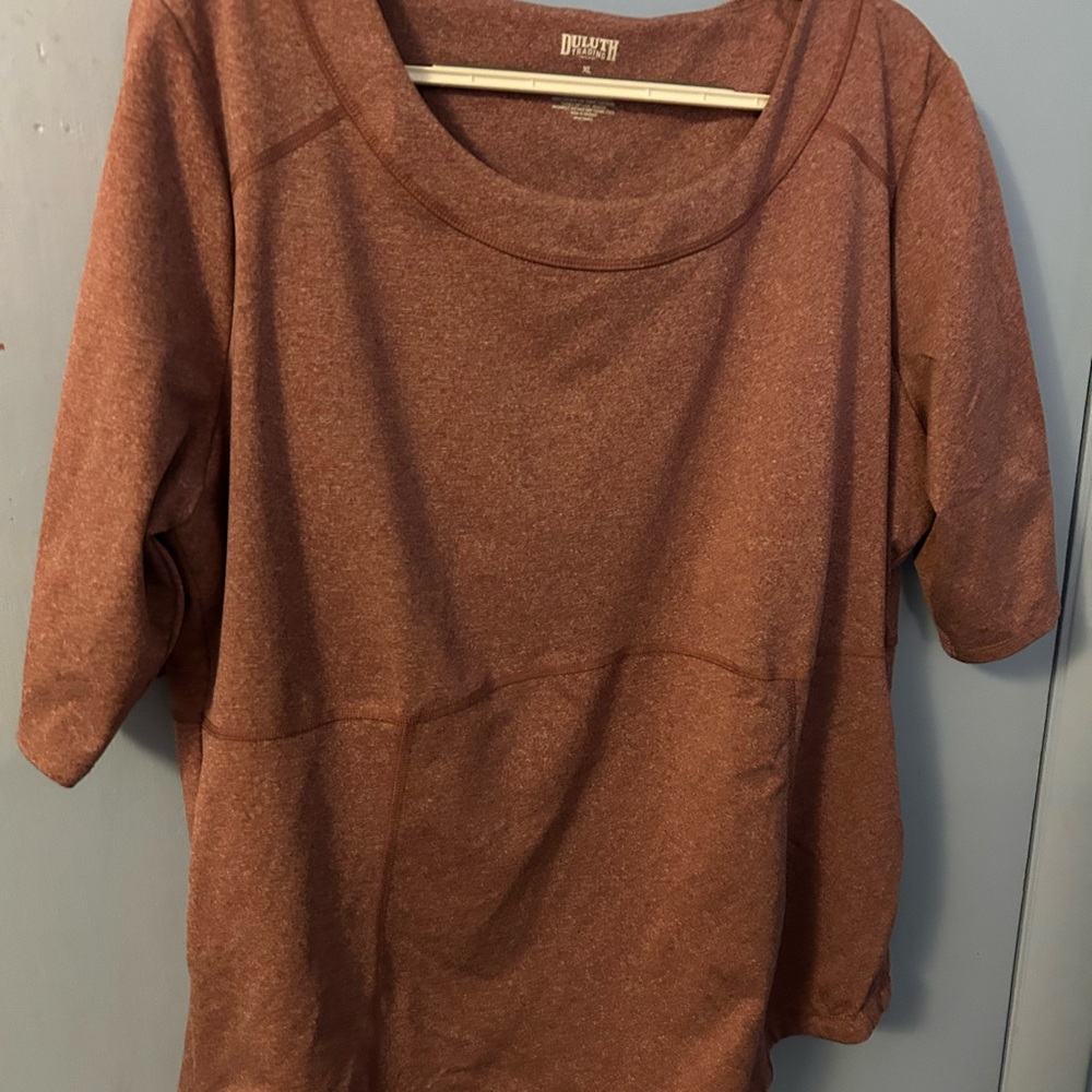 Duluth Trading Co Women's 3/4 Sleeve Activewear Top in Heather Cranberry Sz XL